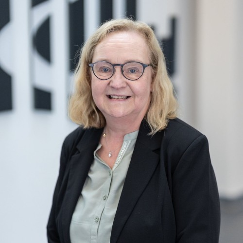 28 - KötterPortrait_26_copy3 28 - KötterPortrait_26_copy3